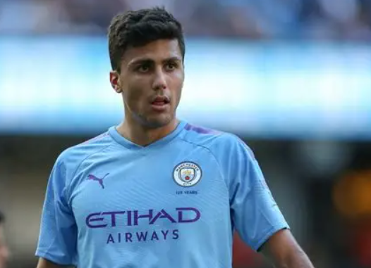 羅德里轉(zhuǎn)會風波：留隊續(xù)約還是另覓新途？